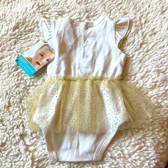 NWT Newborn Girl Baby Bundle, 0-3 mos - Picture 5 of 6